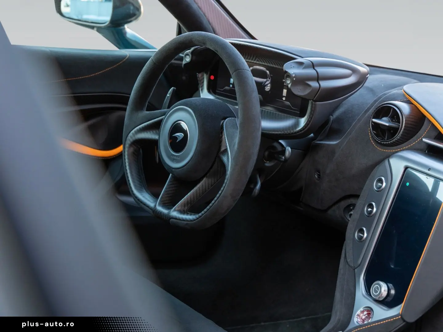 MCLAREN 750S Coupé    Carbon Exterior & Interior   Lift