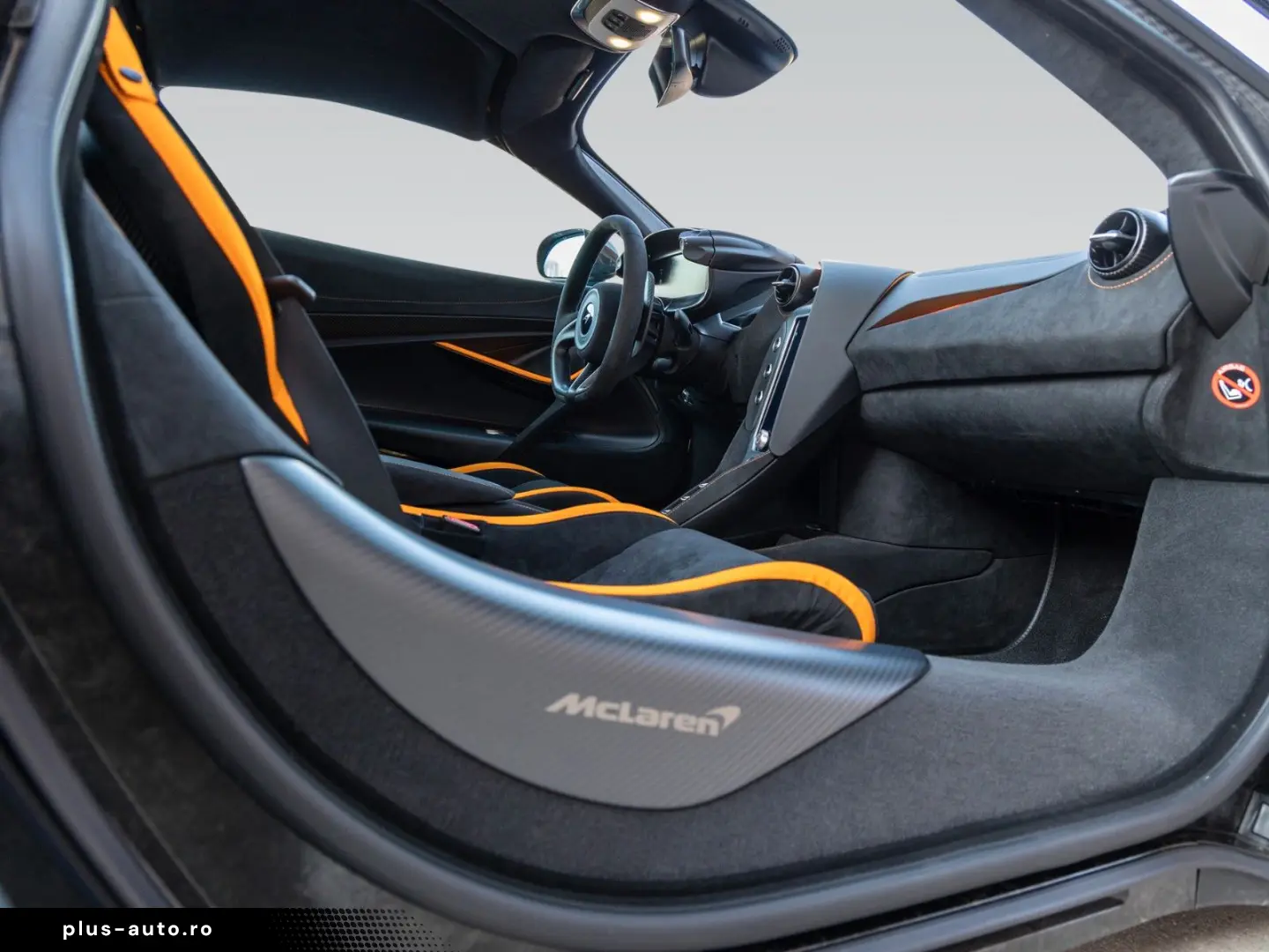 MCLAREN 750S Coupé    Carbon Exterior & Interior   Lift