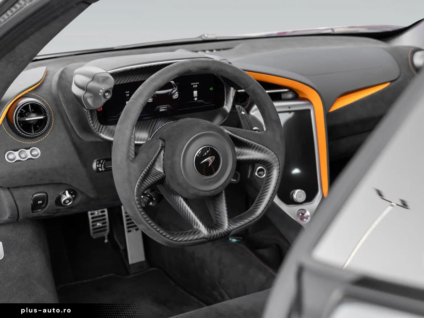 MCLAREN 750S Coupé    Carbon Exterior & Interior   Lift