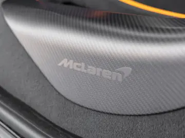MCLAREN 750S Coupé    Carbon Exterior & Interior   Lift