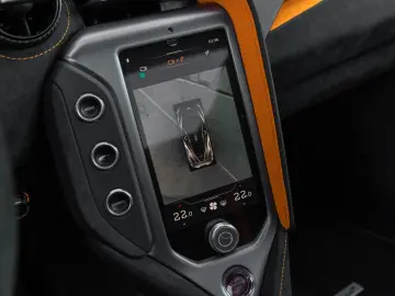 MCLAREN 750S Coupé    Carbon Exterior & Interior   Lift