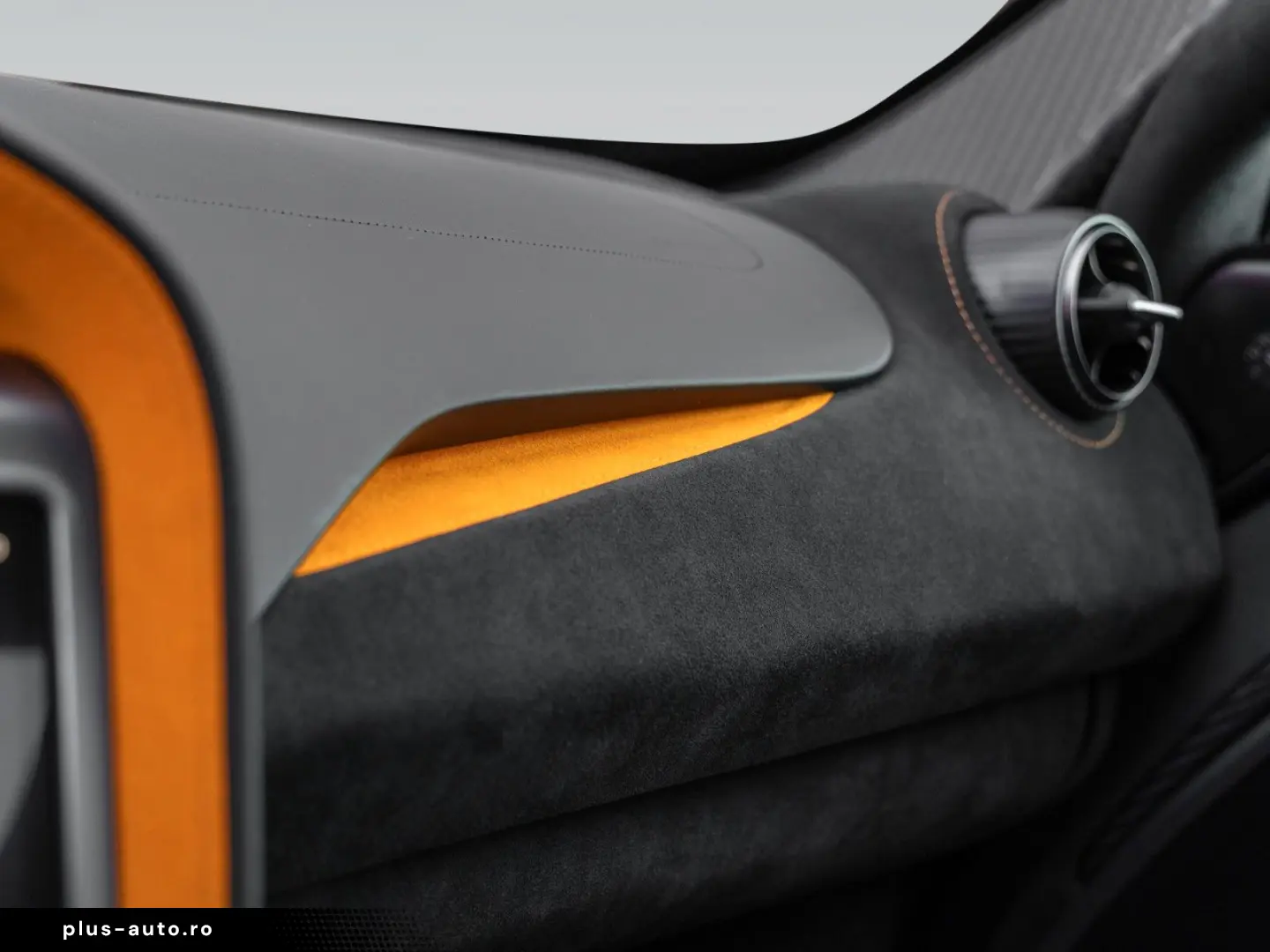 MCLAREN 750S Coupé    Carbon Exterior & Interior   Lift