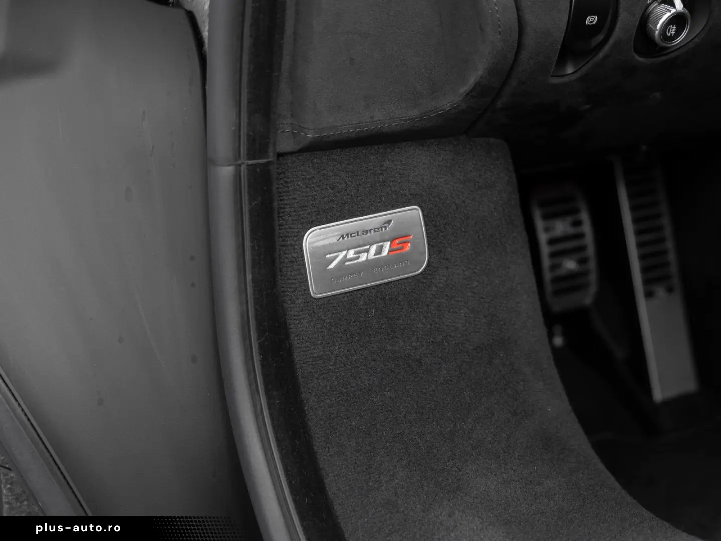 MCLAREN 750S Coupé    Carbon Exterior & Interior   Lift