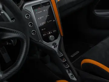MCLAREN 750S Coupé    Carbon Exterior & Interior   Lift