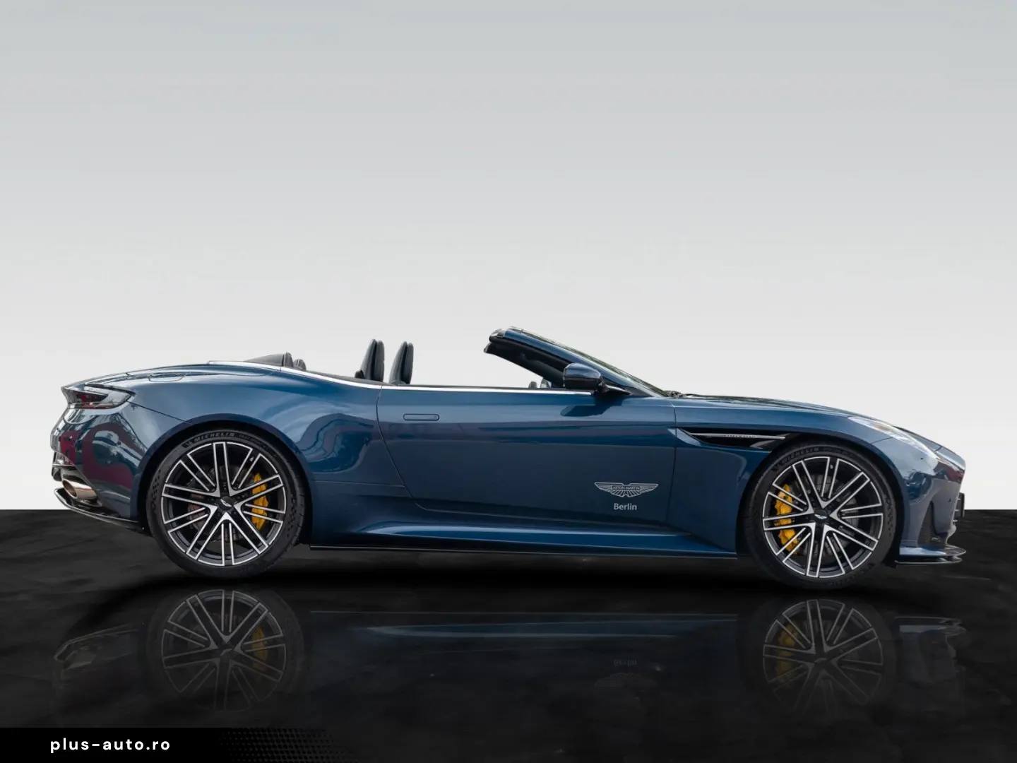 ASTON MARTIN DB12 Volante   Q-SeychellesBlue