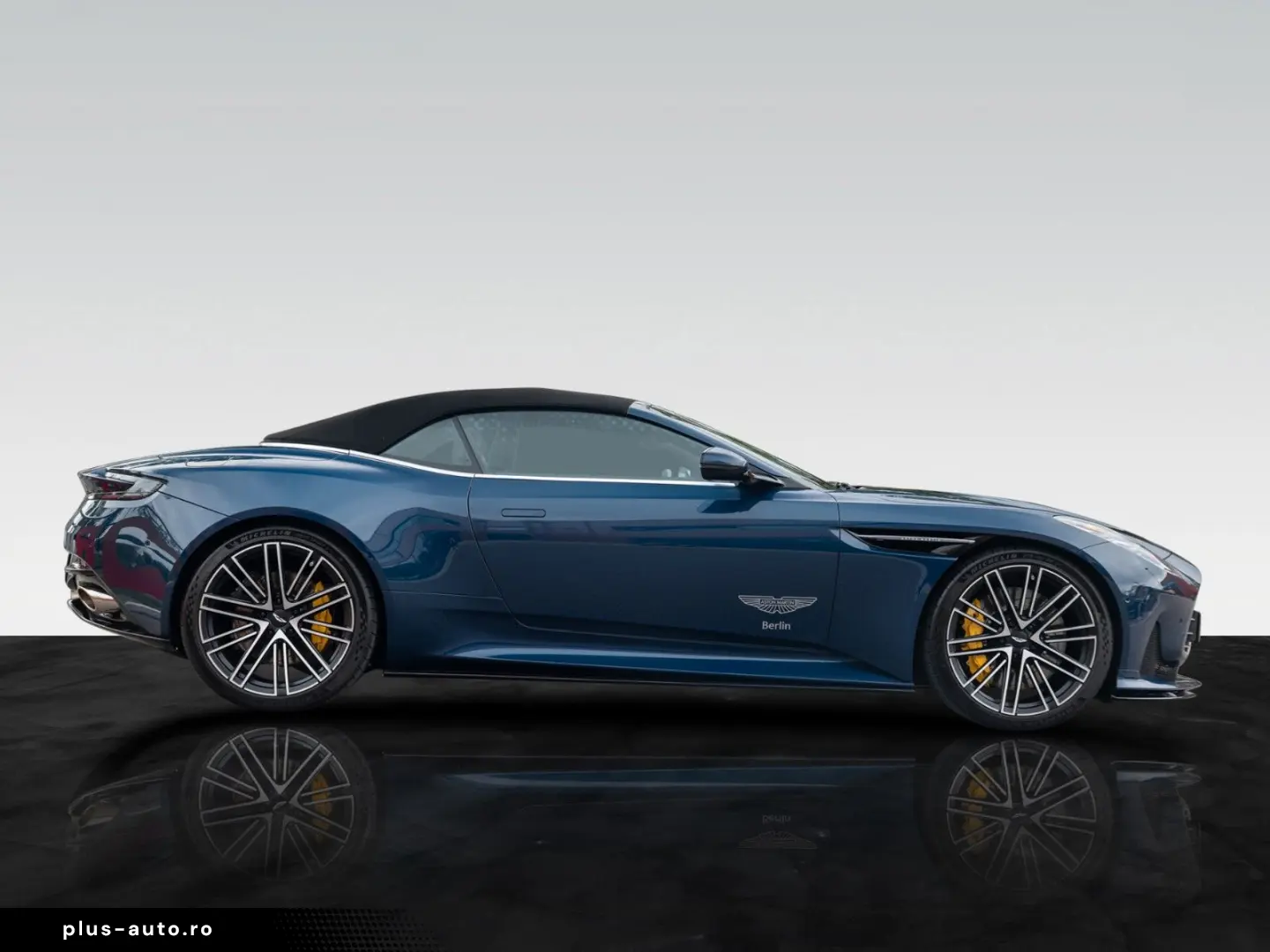 ASTON MARTIN DB12 Volante   Q-SeychellesBlue