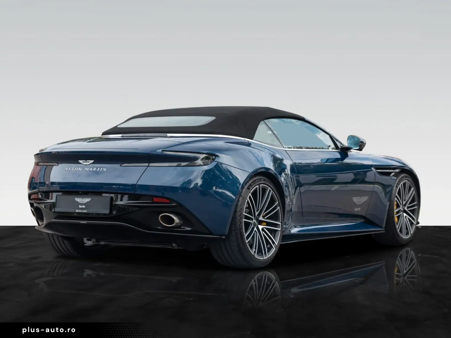 ASTON MARTIN DB12 Volante   Q-SeychellesBlue