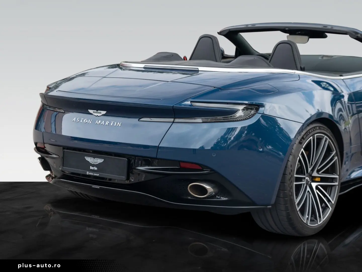 ASTON MARTIN DB12 Volante   Q-SeychellesBlue