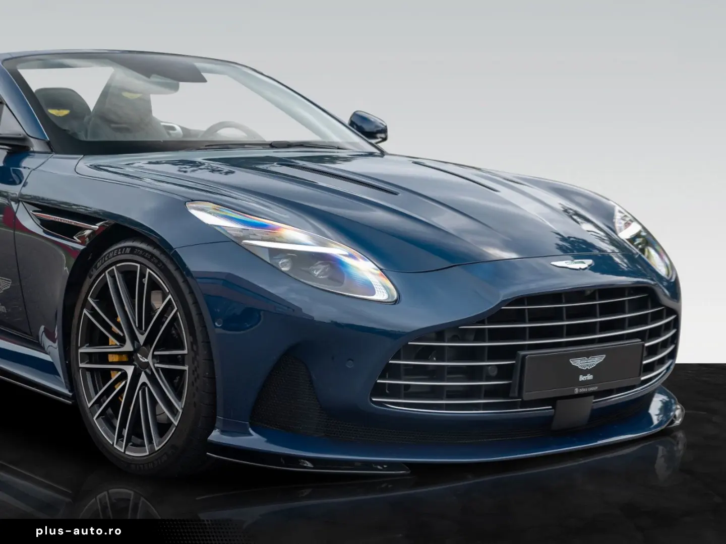 ASTON MARTIN DB12 Volante   Q-SeychellesBlue