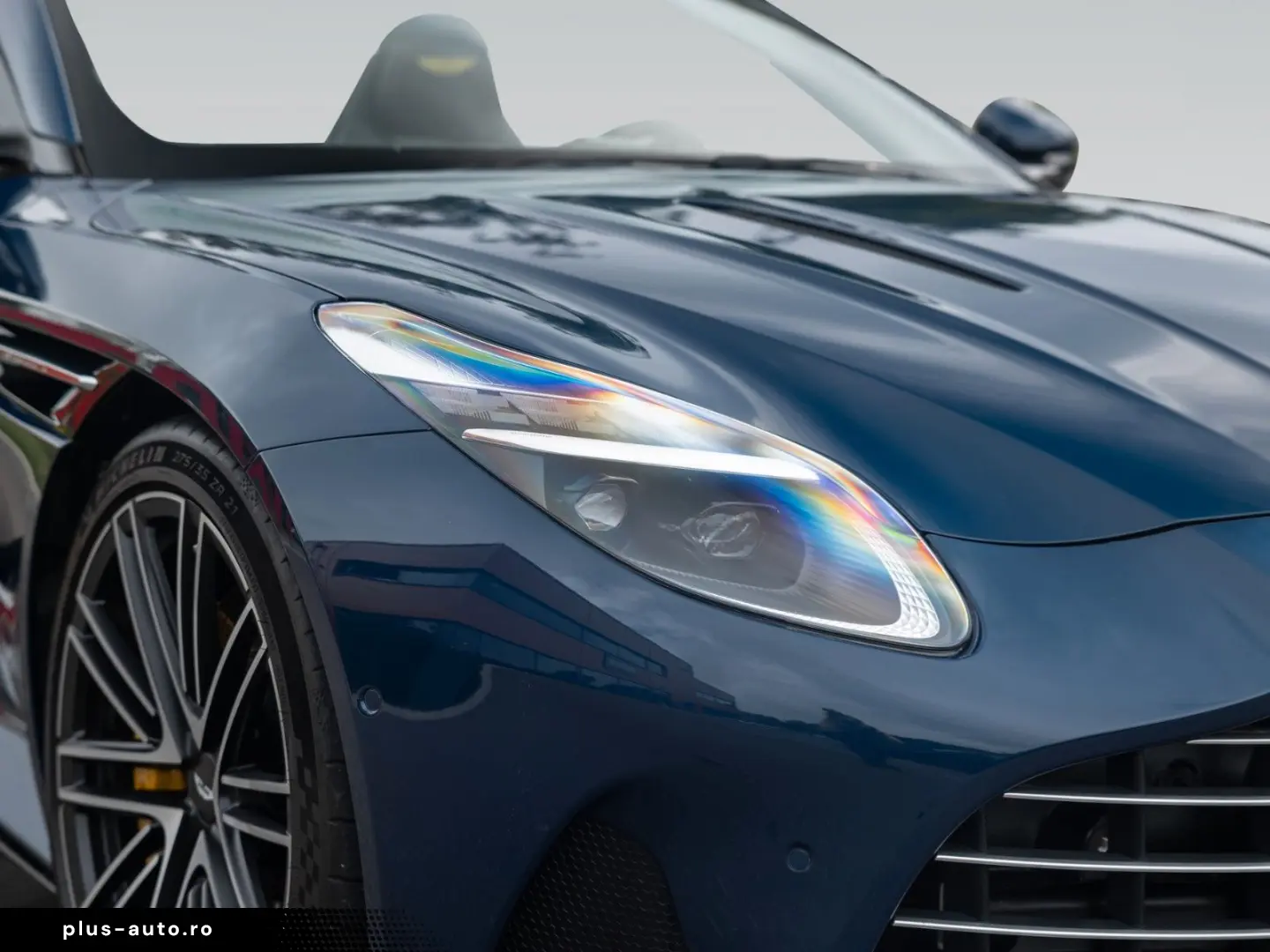ASTON MARTIN DB12 Volante   Q-SeychellesBlue