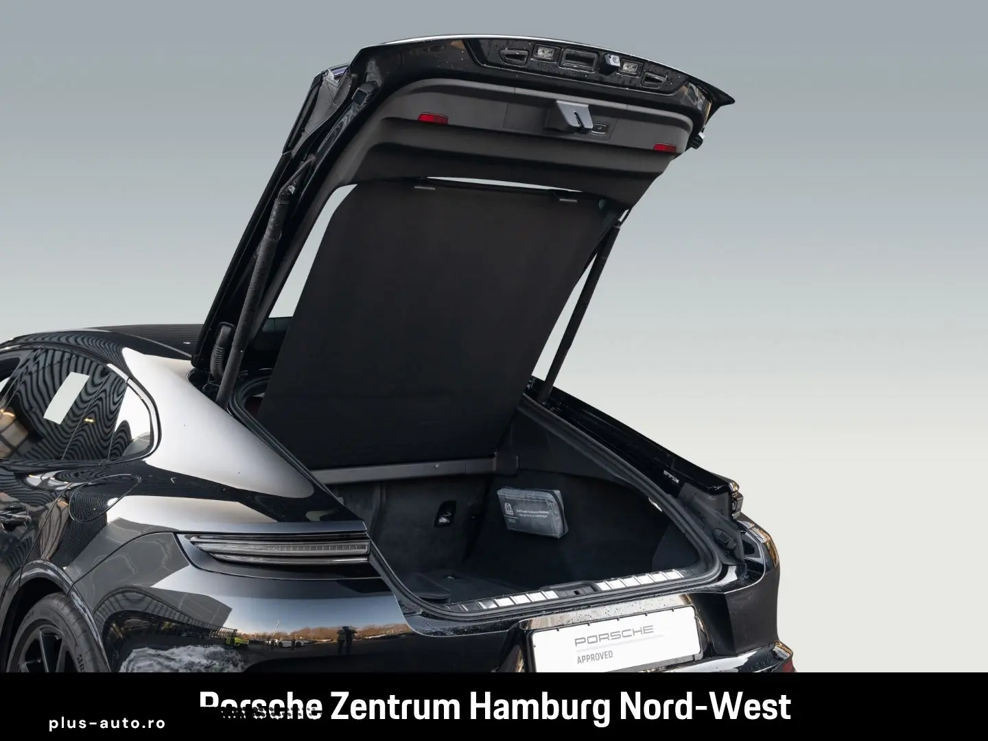 PORSCHE Panamera 4 E-Hybrid