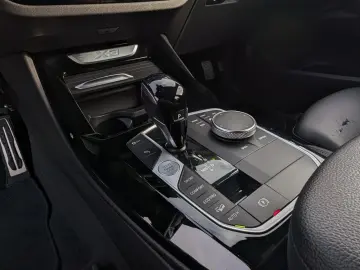 BMW X3 x30i M Sport LiveProf.Kamera PanoDach AHK 19