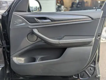 BMW X3 x30i M Sport LiveProf.Kamera PanoDach AHK 19