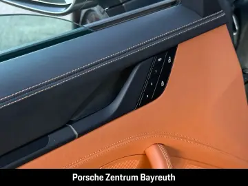 PORSCHE 992 911 Carrera 4 GTS Cabriolet MANUFAKTUR-LEDER