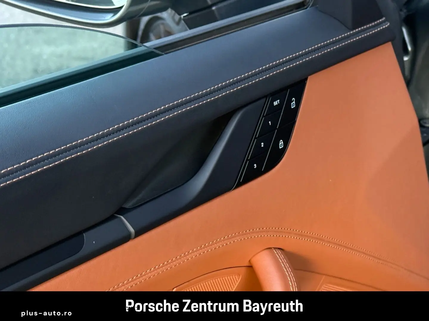 PORSCHE 992 911 Carrera 4 GTS Cabriolet MANUFAKTUR-LEDER