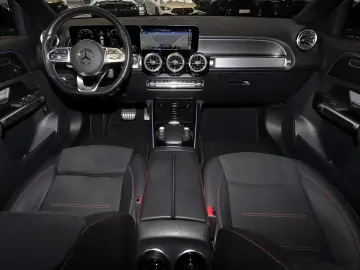 MERCEDES-BENZ GLB 220 AMG PANO KAMERA CARPLAY NIGHT PAKET 20