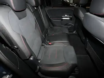 MERCEDES-BENZ GLB 220 AMG PANO KAMERA CARPLAY NIGHT PAKET 20