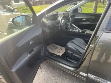 PEUGEOT 3008 1.2 Automat