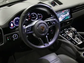 PORSCHE Cayenne GTS