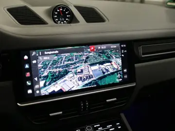 PORSCHE Cayenne GTS