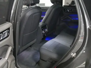 PORSCHE Cayenne GTS
