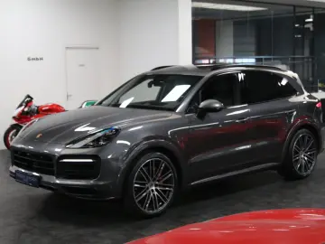 PORSCHE Cayenne GTS