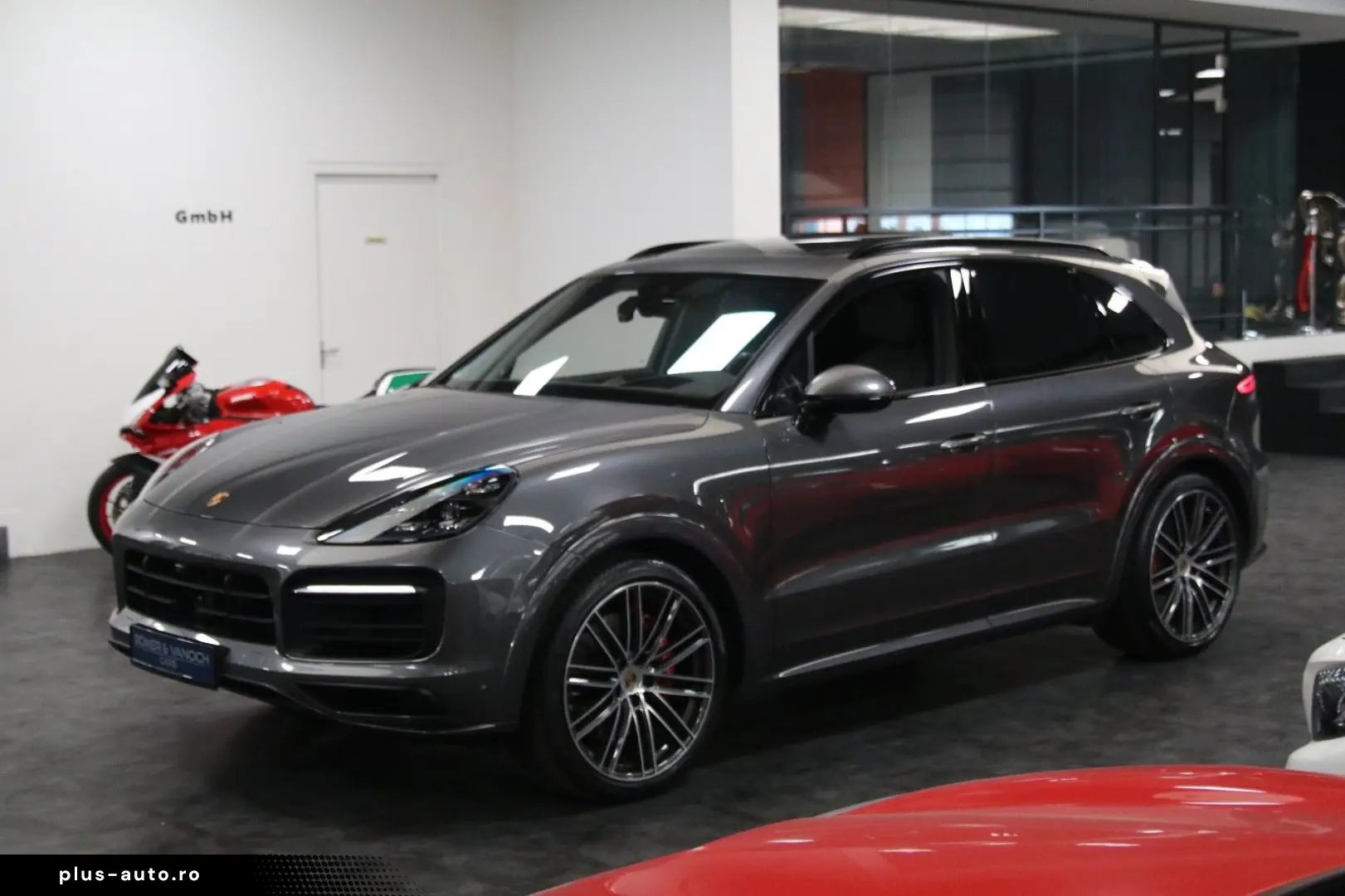 PORSCHE Cayenne GTS