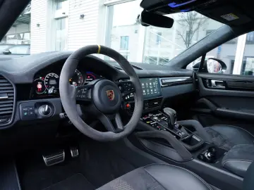 PORSCHE Cayenne Coupe Turbo GT
