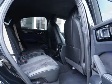 PORSCHE Cayenne Coupe Turbo GT