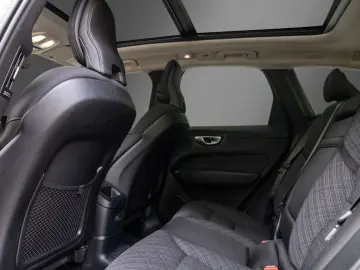 VOLVO XC60 Core T6 Recharge Plug-In Hybrid AWD