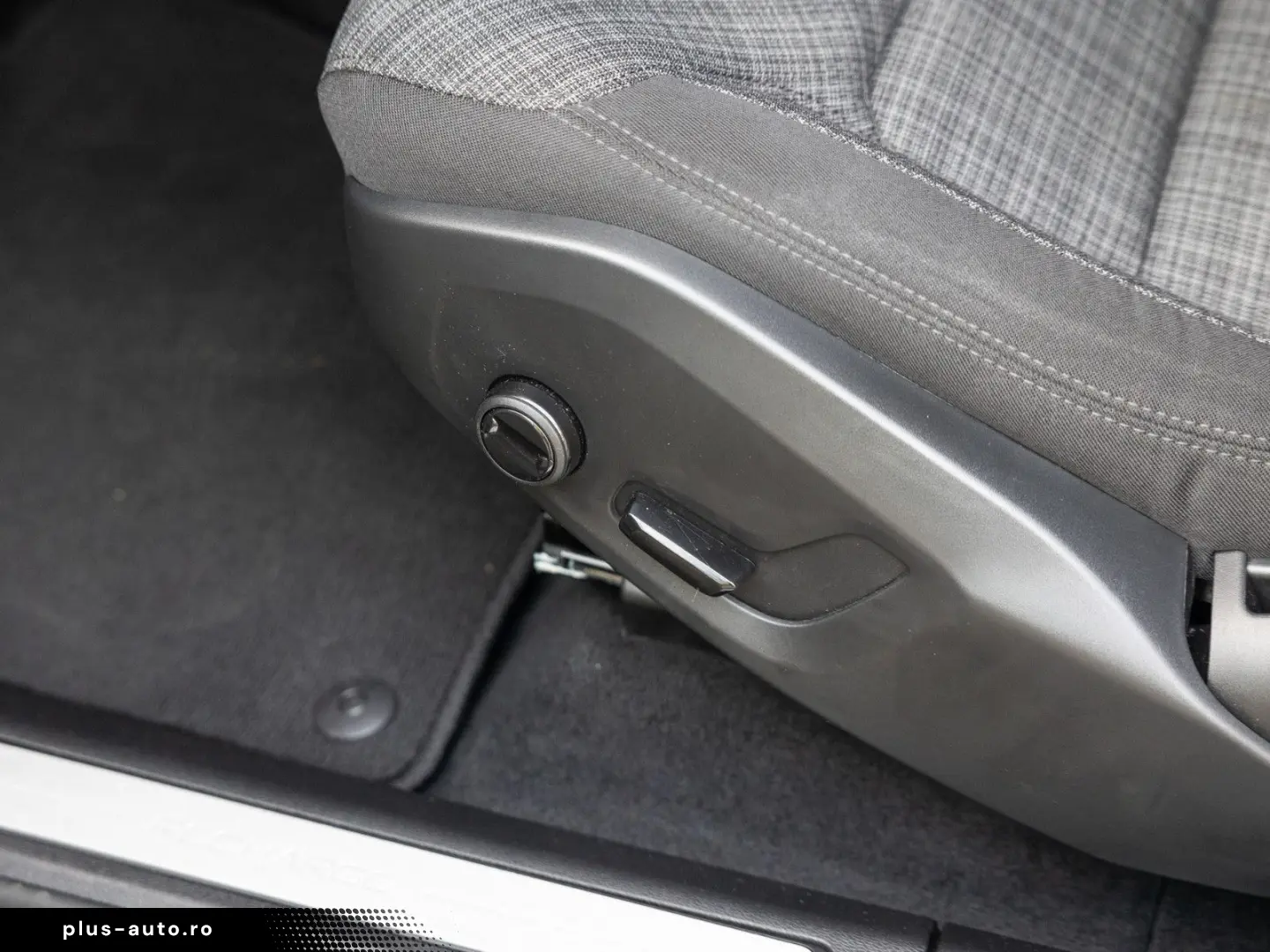 VOLVO XC60 Core T6 Recharge Plug-In Hybrid AWD