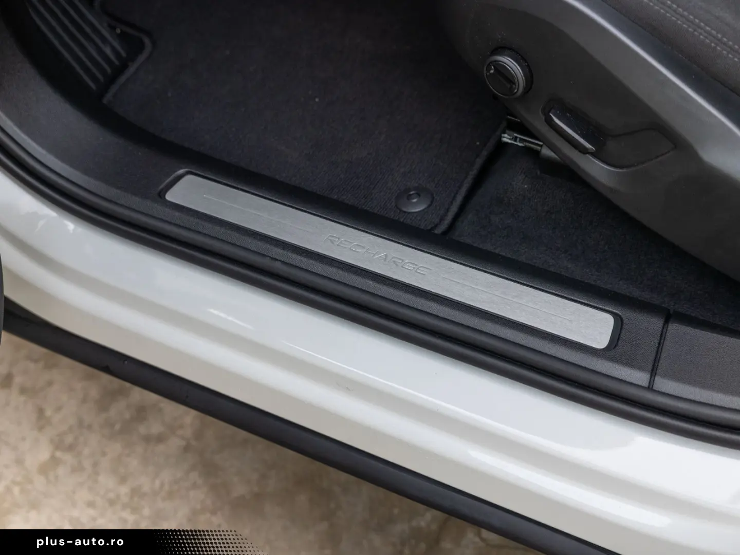 VOLVO XC60 Core T6 Recharge Plug-In Hybrid AWD