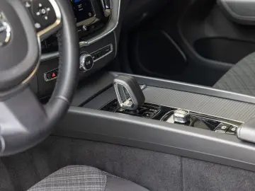 VOLVO XC60 Core T6 Recharge Plug-In Hybrid AWD