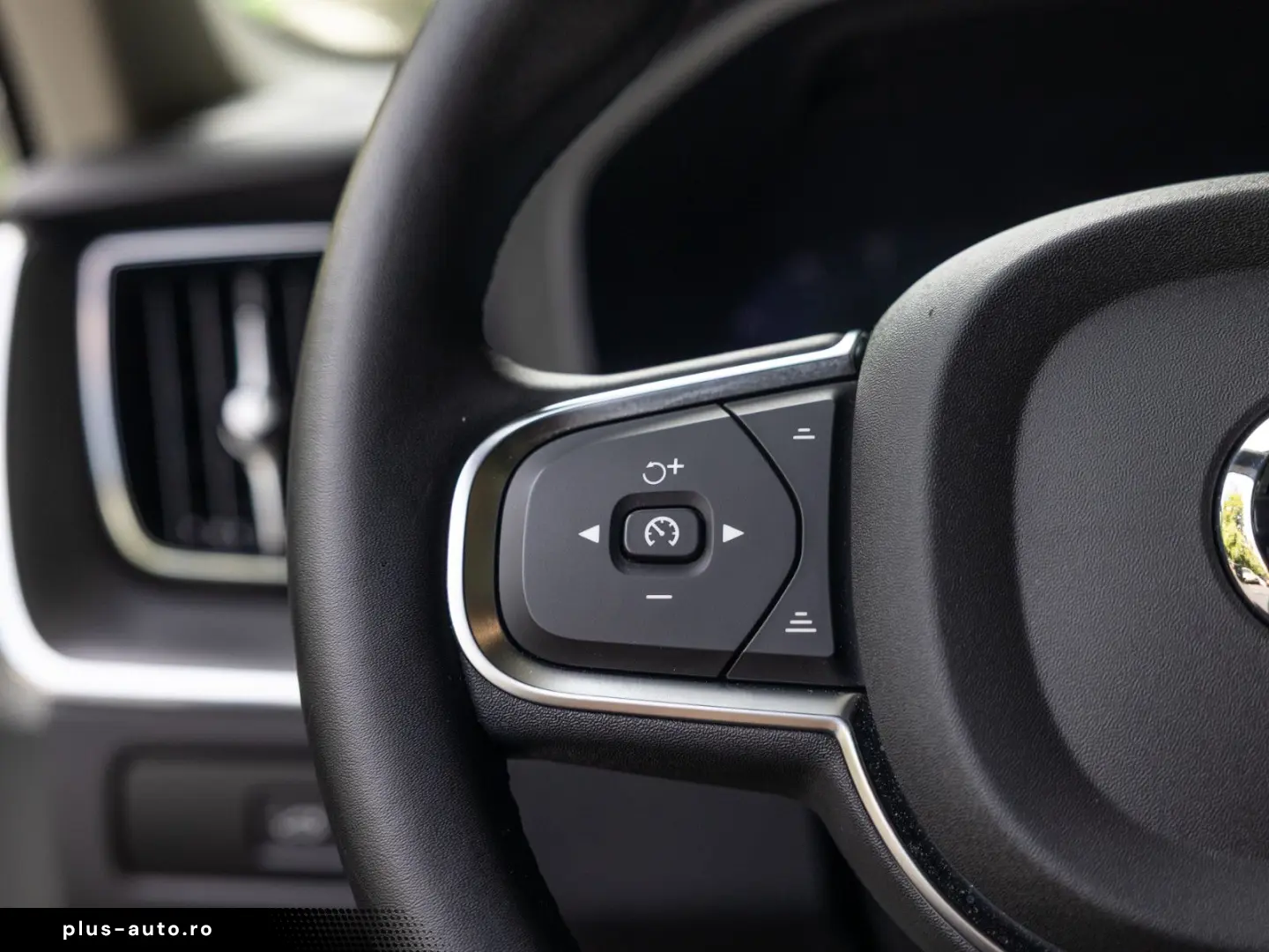 VOLVO XC60 Core T6 Recharge Plug-In Hybrid AWD