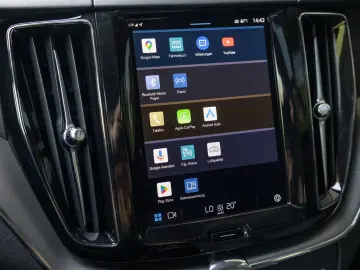 VOLVO XC60 Core T6 Recharge Plug-In Hybrid AWD