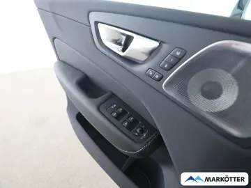 VOLVO XC60 T6 AWD Ultra Black Edition