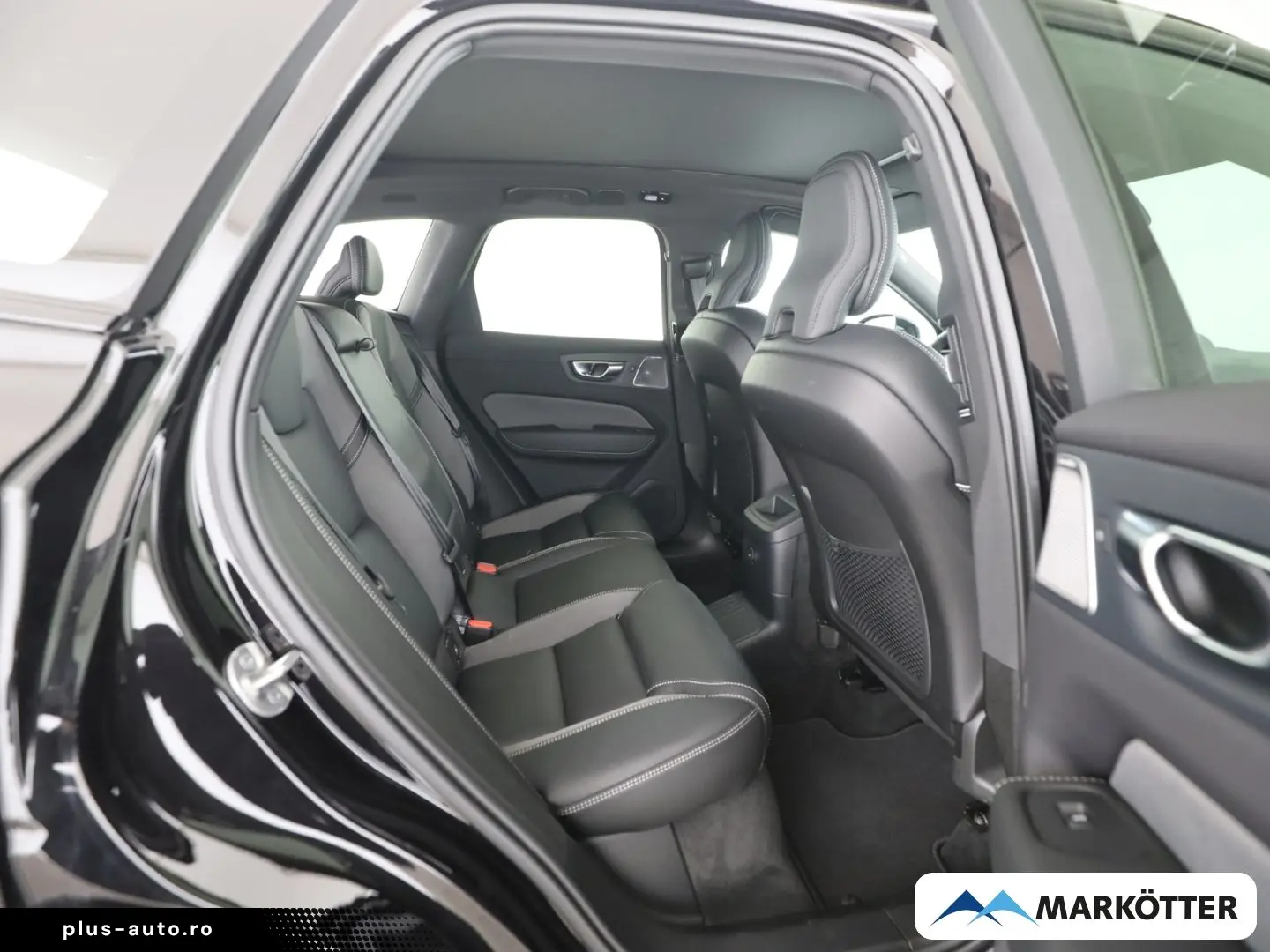 VOLVO XC60 T6 AWD Ultra Black Edition