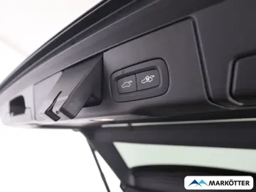 VOLVO XC60 T6 AWD Ultra Black Edition