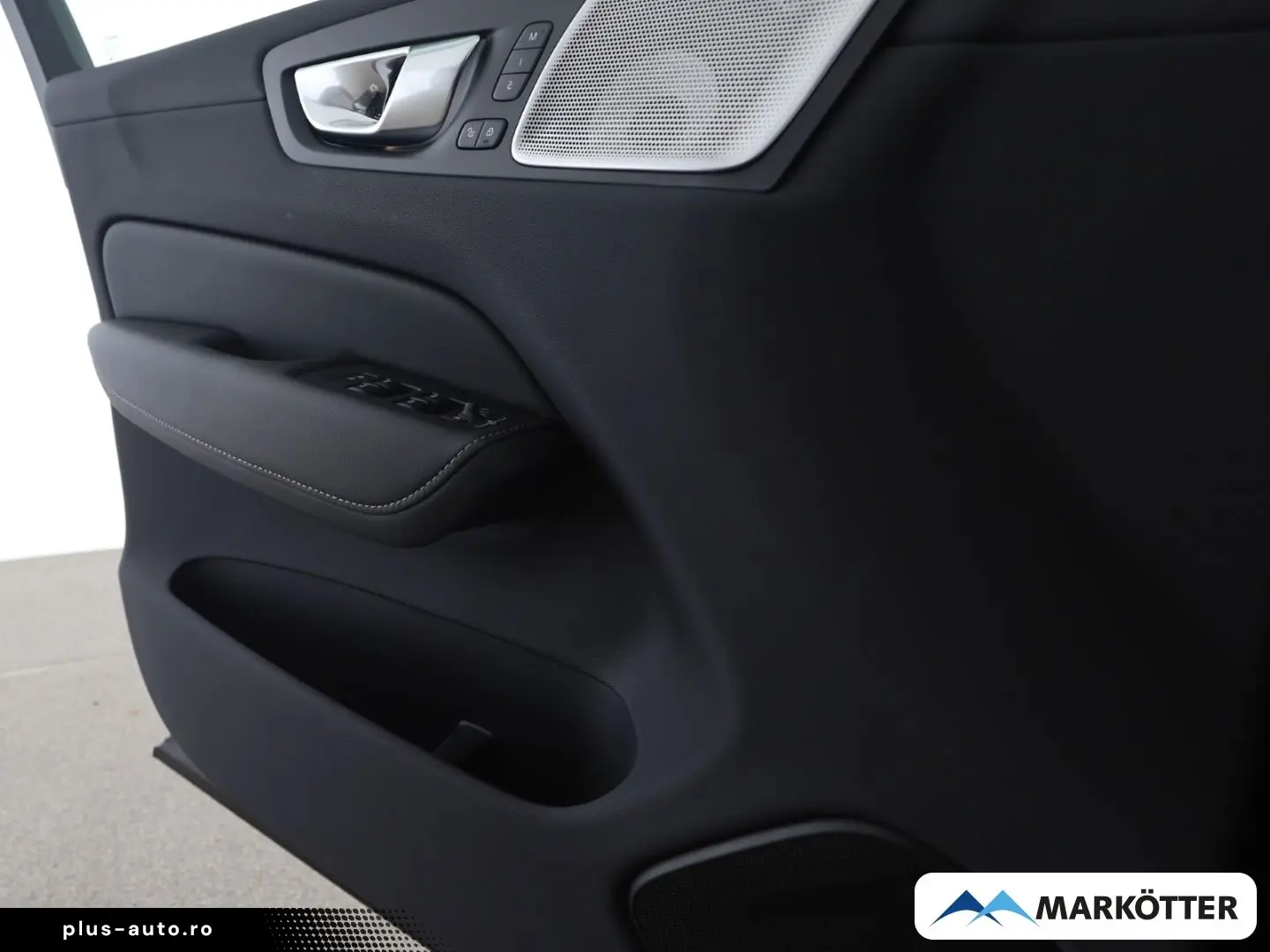 VOLVO XC60 T6 AWD Ultra Black Edition