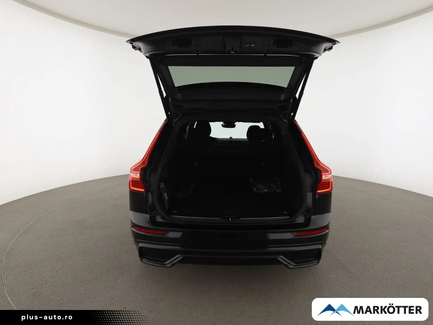 VOLVO XC60 T6 AWD Ultra Black Edition