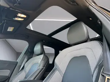 VOLVO XC60 Plus Black Edition T6 AWD