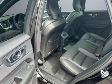 VOLVO XC60 Plus Black Edition T6 AWD