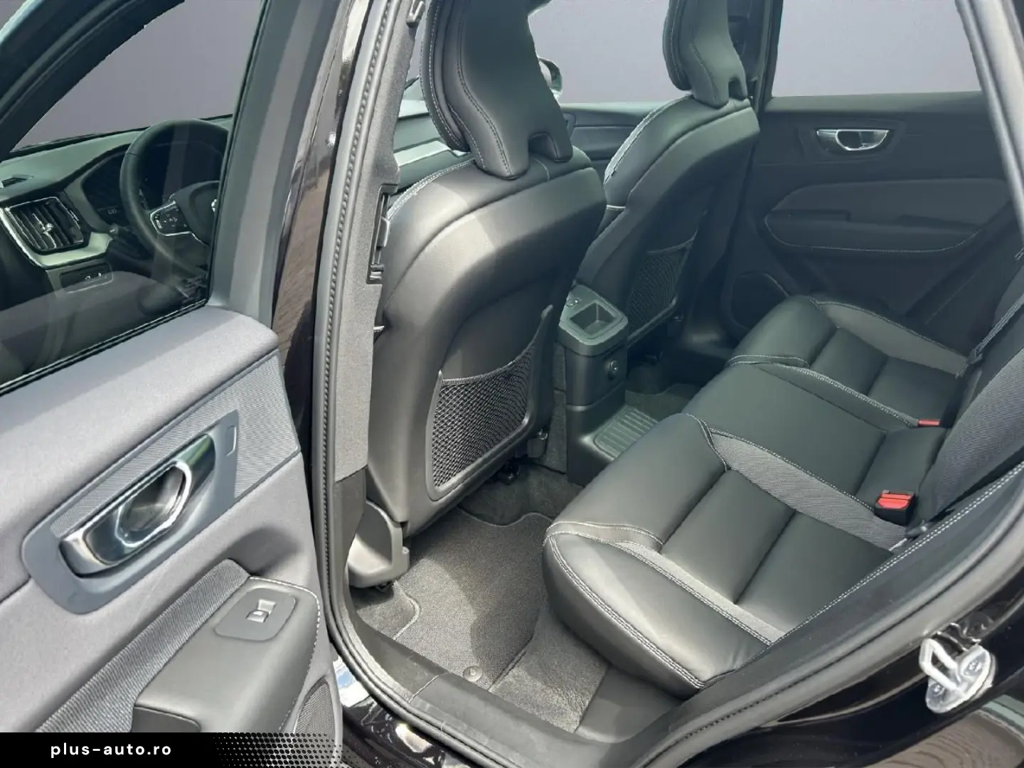 VOLVO XC60 Plus Black Edition T6 AWD