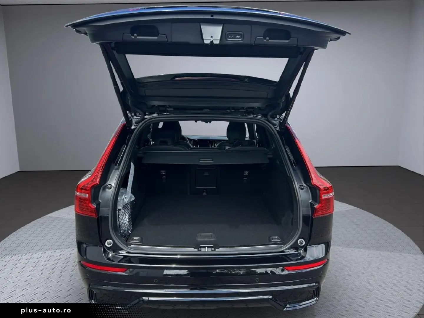 VOLVO XC60 Plus Black Edition T6 AWD