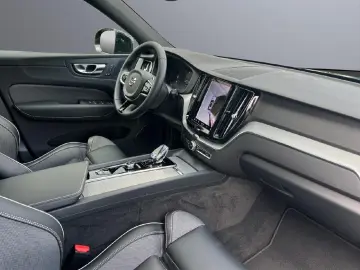 VOLVO XC60 Plus Black Edition T6 AWD