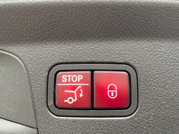 MERCEDES-BENZ GLE 350 e AMG Coupe Pano 360 HUD Distro Mubeam