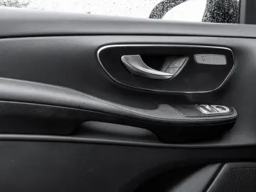 MERCEDES-BENZ V 300 4MATIC AVANTGARDE XL LED KAMERA 8SITZER