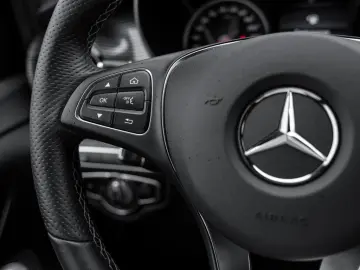 MERCEDES-BENZ V 300 4MATIC AVANTGARDE XL LED KAMERA 8SITZER