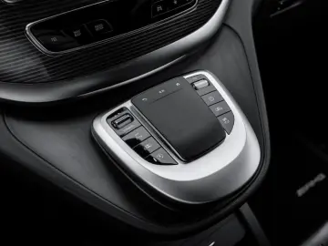 MERCEDES-BENZ V 300 4MATIC AVANTGARDE XL LED KAMERA 8SITZER