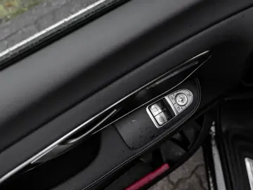 MERCEDES-BENZ V 300 4MATIC AVANTGARDE XL LED KAMERA 8SITZER